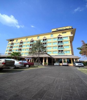 Ruean Phae Royal Park Hotel