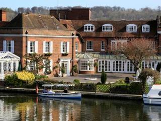 Hotel Macdonald Compleat Angler