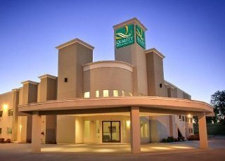 Hotel Quality Inn & Suites