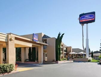 Hotel Vallejo Inn & Suites