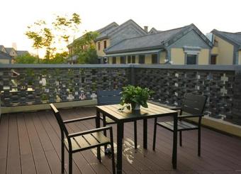 Deyi Banhai Tingshu Hotel