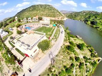 Hotel Devi Palace Resort