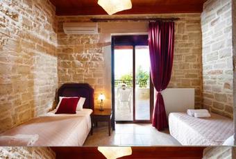 Discrete Villa Loutra