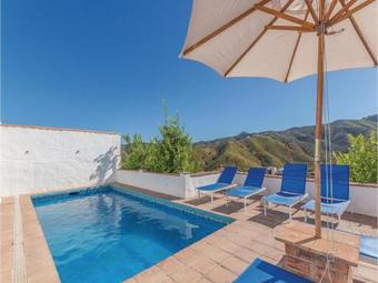 Five-bedroom Holiday Home In Almachar