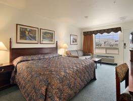 Hotel Super 8 St Paul Ab