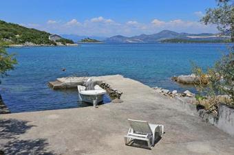 Apartments By The Sea Zuronja (peljesac) - 10137