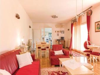 Five-bedroom Holiday Home In Drnis