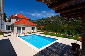 Villa ?upa