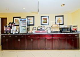 Hotel Comfort Inn & Suites