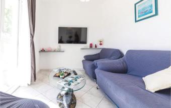 Three-bedroom Holiday Home Poljica With Sea View 07