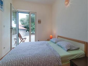 Four-bedroom Holiday Home In Praznica