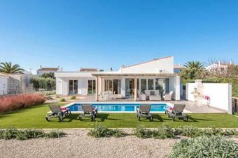 Forma Villa Sleeps 7 Pool Air Con Wifi