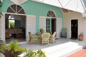 Villa Ixora