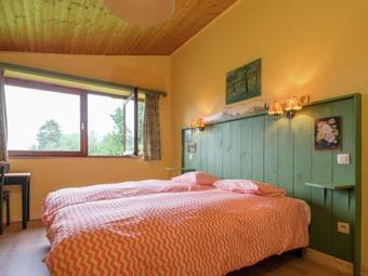 Sunlit Holiday Home In The Forest In Houveigne