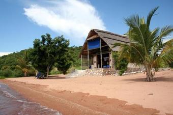 Lake Shore Lodge