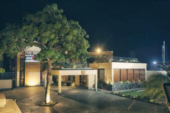 Hotel Avari Xpress Boutique Residence