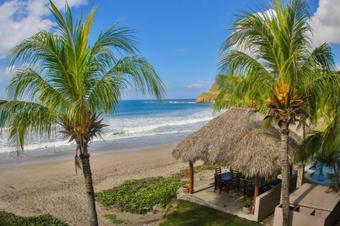 Villas Iguana A-16 Beachfront Condo