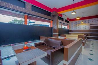 Oyo 328 Premier Hotel Lounge And Restaurant