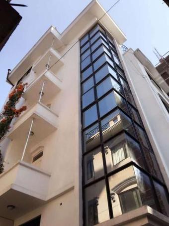 Four Red Doors Apartments