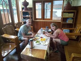 Hostal Gold Star Guest House