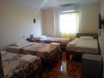 Bed & Breakfast Dormitory @ Golden Crown Motel
