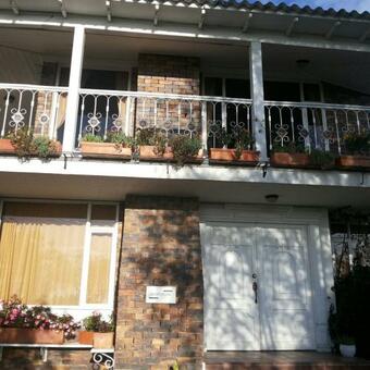 Hostal Miravalle Suites