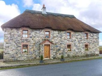 An Maide Ban, Cootehill