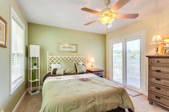 Stardust Lake Escape