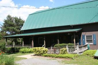 Bed & Breakfast The South Glenora Tree Farm