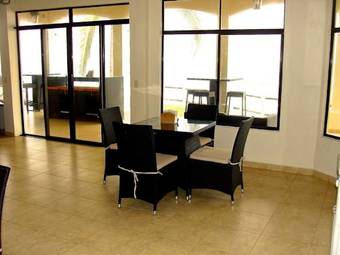 Hotel Vista Las Olas Surf Resort