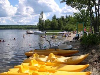 Patten Pond Camping Resort Cottage 9