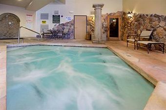 Holiday Inn Express Hotel & Suites Marina