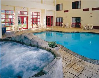 Hotel Wildwood Lodge & Suites