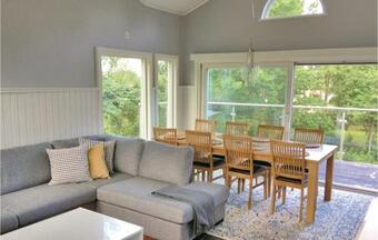 Four-bedroom Holiday Home In Boxholm