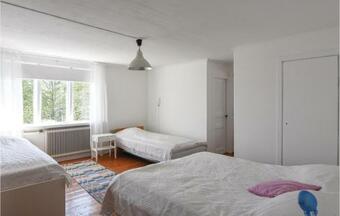 Four-bedroom Holiday Home In Lyrestad
