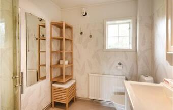 Five-bedroom Apartment In Sjotofta