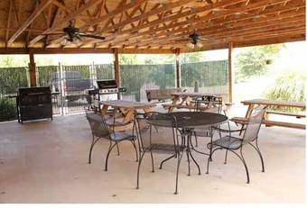 Motel Eastside Suites