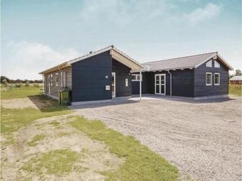 Five-bedroom Holiday Home In Ansager