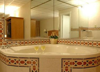 Capri Lynbrook Motor Inn