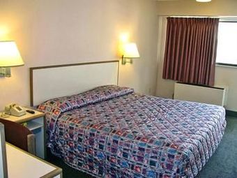 Motel 6 Akron