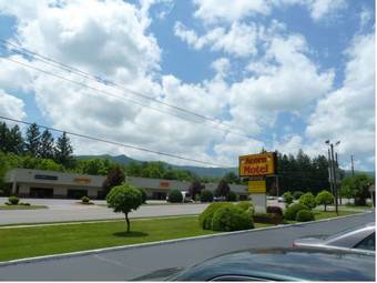 Acorn Motel - Black Mountain