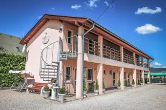 Hostal Penzi�n Miner�l