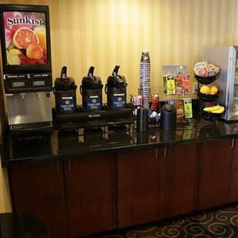 Hotel Cobblestone Inn & Suites - Bloomfield