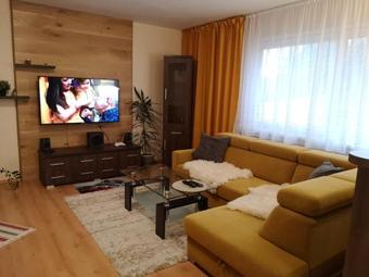 Apartment Pinewood ***