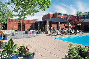 Hotel Doubletree By Hilton Akron Fairlawn