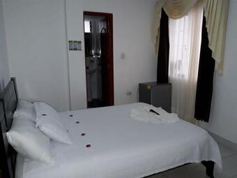 Hotel Cacique Mena
