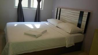 Five Hotel