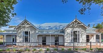 Grandview Accommodation - The Flaxley Apartments