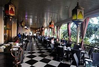 Hotel The Country Lodge Complex