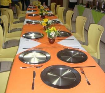 Hotel Pequi�